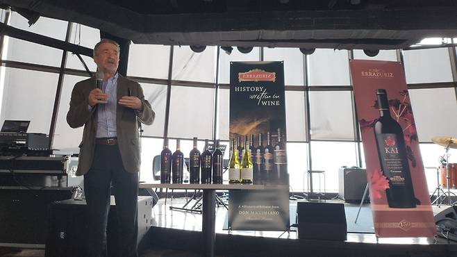 에라주리즈 채드윅 회장이 지난 13일 무드서울 반포에서 열린 마스터클래스에서 에라주리즈의 역사와 철학, 대표 와인들을 소개하고 있다. 안병준 기자