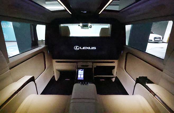 렉서스의 럭셔리 미니밴(MPV) THE ALL-NEW LM 500h VIP룸