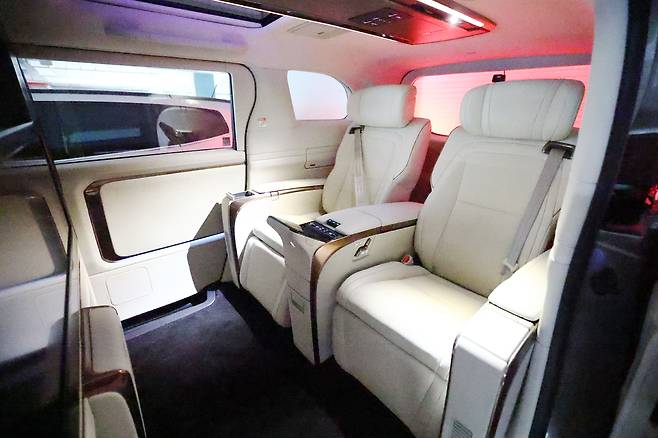 렉서스의 럭셔리 미니밴(MPV) THE ALL-NEW LM 500h VIP룸