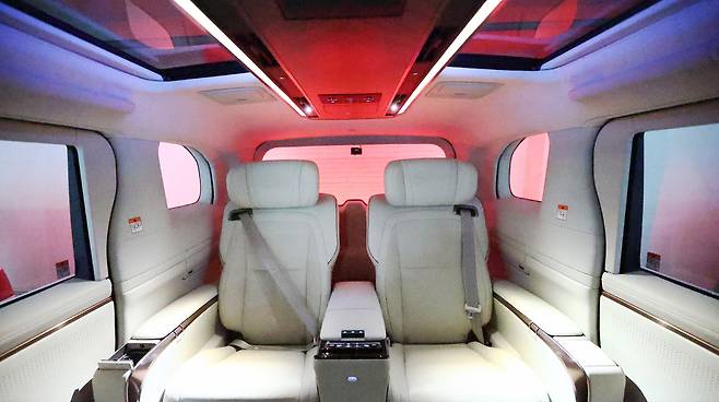 렉서스의 럭셔리 미니밴(MPV) THE ALL-NEW LM 500h VIP룸