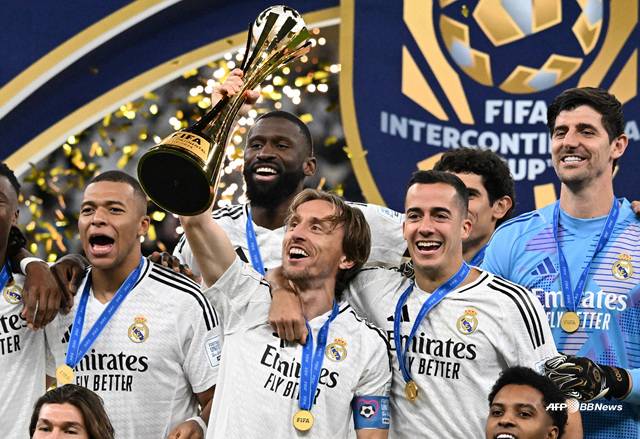 루카 모드리치의 우승 세리머니. /AFPBBNews=뉴스1