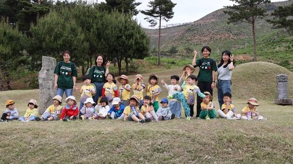 모아미래 어린이집 원아21명과 교사 5명은 지난 21일 정충사(서부면 소재) 체험활동을 진행했다.