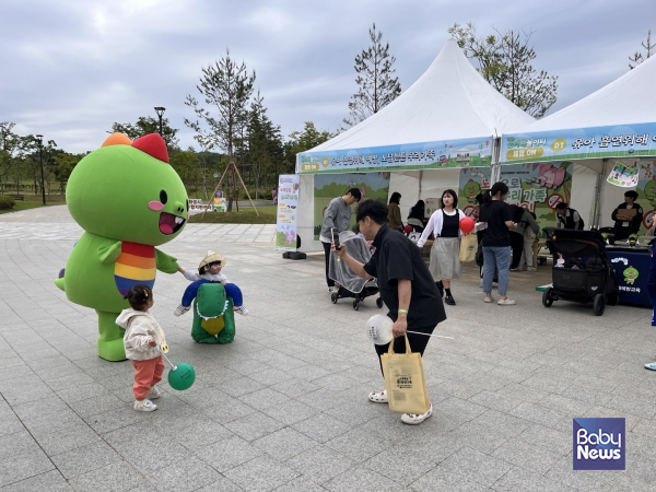 지난 24일 화성시 정조효공원에서 진행된 '노담튼튼 우리가족'. ⓒ화성시육아종합지원센터