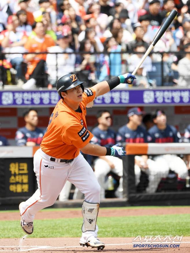 25일 대전 한화생명볼파크에서 열린 한화 이글스와 롯데 자이언츠의 경기. 1회말 무사 1,2루 한화 노시환이 스리런포를 날리고 있다. 대전=박재만 기자 pjm@sportschosun.com/2025.05.25