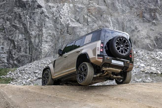 올 뉴 디펜더 옥타./사진=한경DB