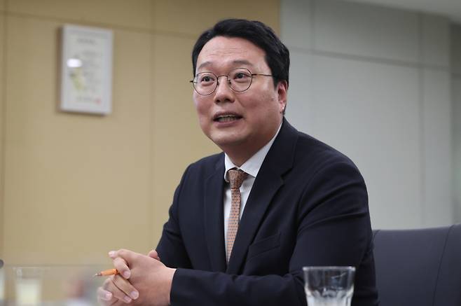 천하람 개혁신당 원내대표가 지난 9일 서울 서초구 한국교원단체총연합회(교총)에서 강주호 교총 회장과 면담에서 발언하고 있다. 연합뉴스