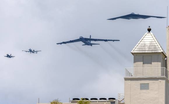 사진 왼쪽부터 F-15, A-10, B-52, B-2. EPA 연합뉴스