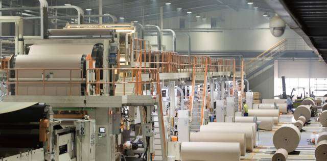 태림포장 시화공장에 있는 골판지 원단 제조설비인 골게터에서 제품이 생산되고 있다. 사진 제공=태림포장