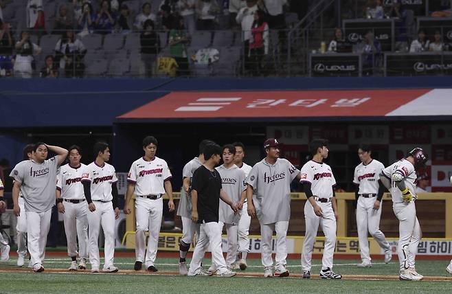 ‘2025 신한 SOL 뱅크 KBO리그’ 최하위에 머물고 있는 키움의 반등이 요원하다. 결과와 내용이 모두 좋지 않아 고민이 이만저만이 아니다. 뉴시스