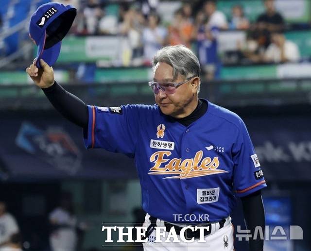 김경문 한화 이글스 감독은 현역 최고령 사령탑이다. 자신만의 확실한 야구관을 갖고 있으며, 이에 대해선 타협이 없다. /뉴시스