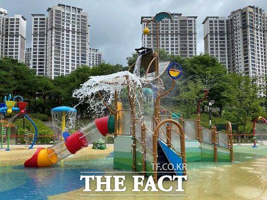 경기 고양시에서 지난해 운영한 식사중앙공원 물놀이형 어린이놀이시설의 모습./고양시