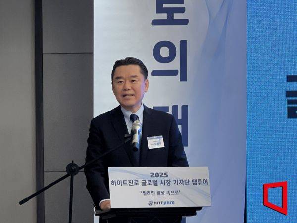 김인규 하이트진로 대표가 18일 필리핀 마닐라에서 기자간담회를 열고 하이트진로의 필리핀 시장 진출 성과와 글로벌 시장 전략 등을 밝혔다. 한예주 기자