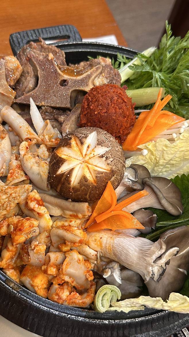 IMG_3888.jpeg 한우곱창전골 & 뼈구이