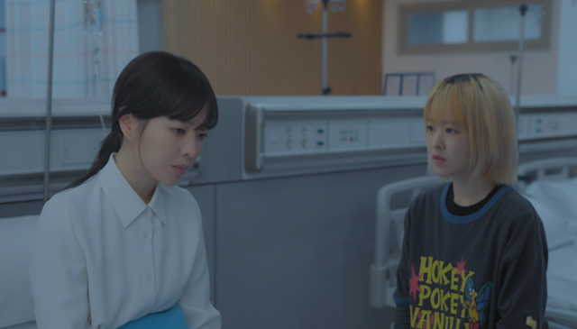 tvN 드라마 '미지의 서울'에서 박보영이 1인 2역으로 연기한 미래와 미지. tvN 캡처