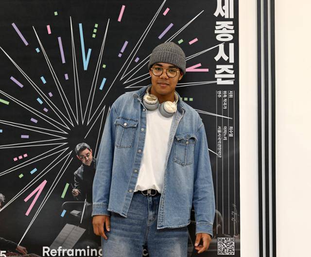 작곡가 이하느리가 23일 세종문화회관에서 인터뷰 후 사진 촬영에 임하고 있다. 홍인기 기자