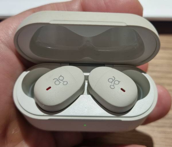 ag의 무선 이어폰 코츠부 MK2+ 케이스를 연 모습. 정옥재 기자