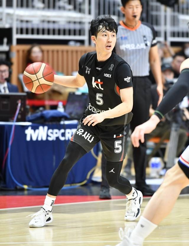 최진광은 계약 기간 3년, 보수 총액 1억 2000만원에 계약했다. 그는 2024-25시즌 23경기 출전, 평균 9분 52초 동안 3.5점 1.3어시스트를 기록했다. 사진=KBL 제공