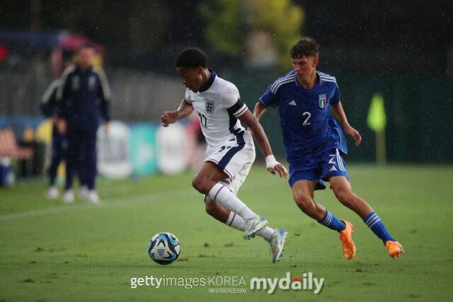 첼시 FC 유소년 팀 선수 라이언 카부마맥퀸(왼쪽). /게티이미지코리아