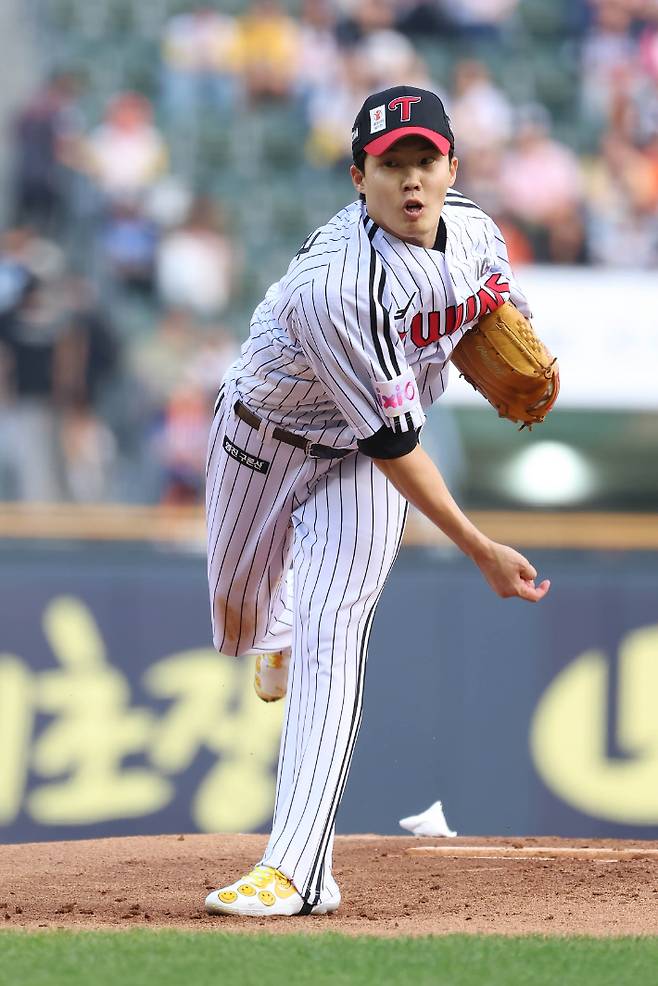 역투하는 임찬규. LG