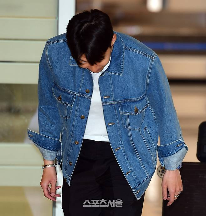 팬들의 환호에 고개 숙여 인사하는 손흥민. 이주상기자 rainbow@sportsseoul.com