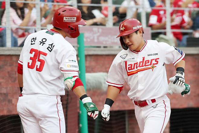 NC전에서 1회 홈런을 터뜨린 최준우. 사진=SSG 랜더스