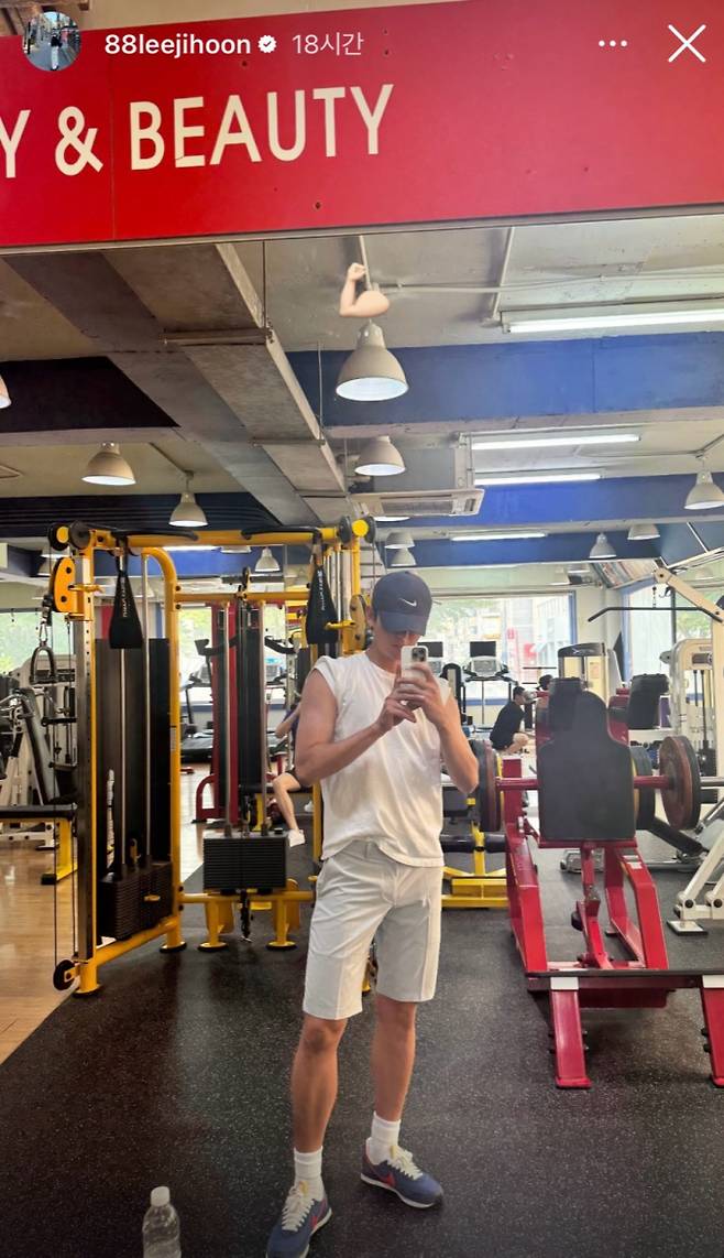 배우 이지훈, 헬스장 인증샷 공개 ‘꾸준한 자기 관리’(사진 출처:이지훈 SNS)