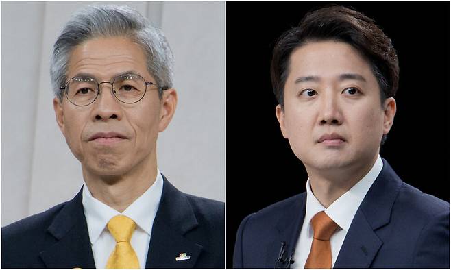 권영국 민주노동당 대통령 후보(왼쪽)와 이준석 개혁신당 대통령 후보가 27일 저녁 서울 상암동 문화방송(MBC)에서 열린 대통령 후보자 초청 3차 토론회 시작에 앞서 준비를 하고 있다. 국회사진기자단