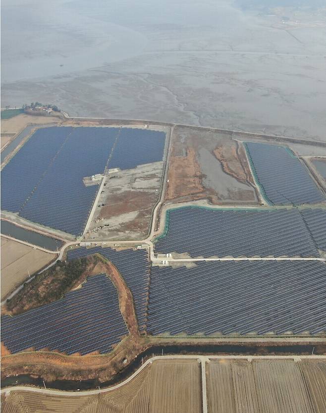 전남 신안군 지도읍 내양리 태양광발전소 모습. 신안군청 제공