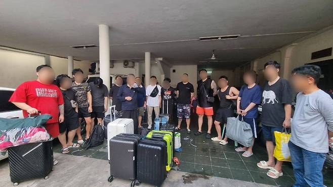 지난 5월 16일 캄보디아 시아누크빌 소재 한 범죄단지에서 한국인 15명이 검거된 모습./사진=독자 제공