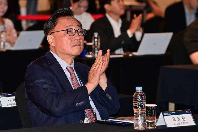 고동진 국민의힘 의원이 27일 서울 영등포구 FKI타워 컨퍼런스센터 그랜드볼룸에서 ‘무역전쟁과 국가 생존전략’을 주제로 열린 포럼에 참석해 있다. 문호남 기자