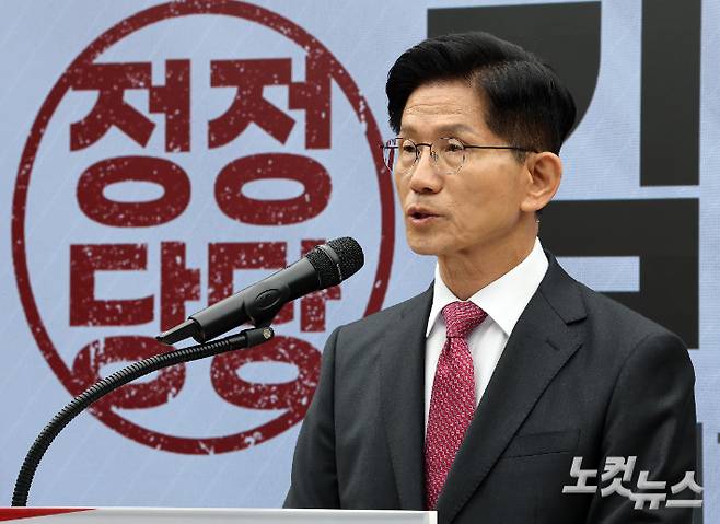 김문수 국민의힘 대선 후보가 27일 서울 여의도 중앙당사에서 국민께 드리는 약속을 말하고 있다. 윤창원 기자