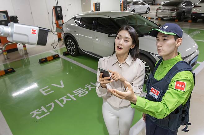 지하주차장 전기차 충전시설에 설치된 에스원의 인공지능 폐쇄회로텔레비전.(에스원 제공)