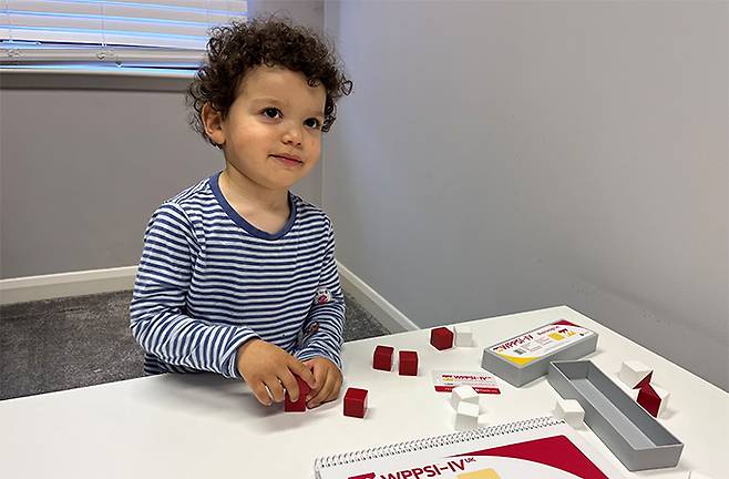 최연소 멘사 회원이 된 영국의 조셉 해리스-버틸(3). 사진=월드기네스레코즈(WGR)