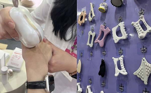 ‘2025 서울국제화장품·미용산업박람회’에서 홈뷰티 디바이스를 체험하는 모습(왼), 한 부스에 다양한 괄사가 전시되어 있는 모습(오)./사진=신소영 기자