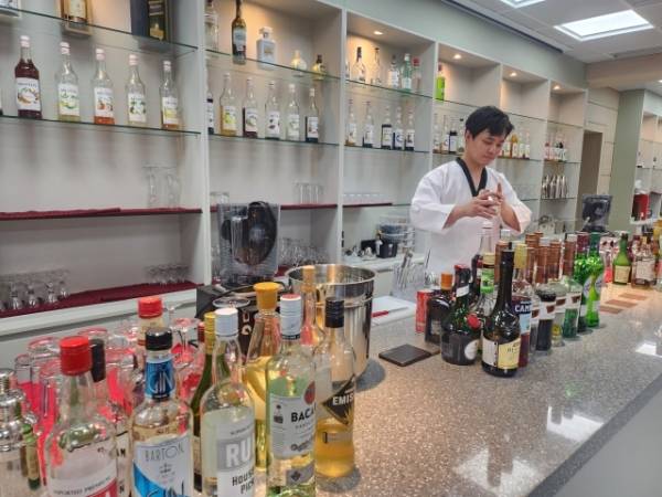 바텐더 수업. 박화선기자