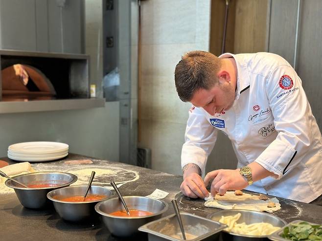 월드 베스트 피자 15위, 아시아 베스트 피자 2위에 오른 리스토 피자의 주세페 에리키엘로(Giuseppe Errichiello) 셰프 / 사진=권효정 여행+ 기자