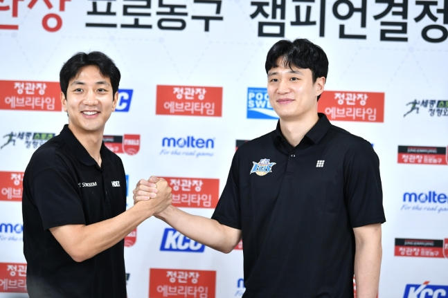 부산 KCC에서 한솥밥을 먹게 된 허훈(왼쪽)·허웅 형제. KBL 제공