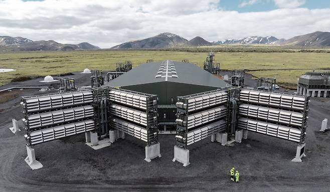 클라임웍스가 지난해 아이슬란드에 문을 연 세계 최대 규모의 이산화탄소 직접 공기 포집 설비./ 클라임웍스