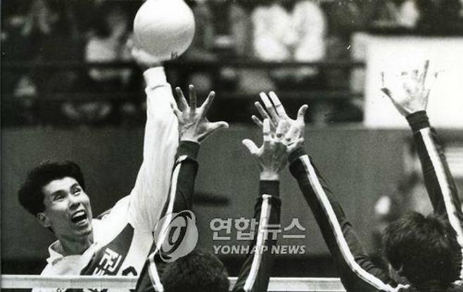한국 배구 전설 장윤창 전 경기대 교수의 현역 시절 모습. 연합뉴스 자료 사진