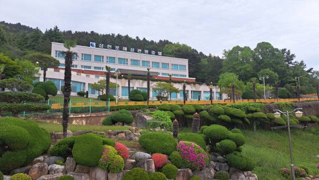 호스피스 병원 장면을 촬영한 삼천포해상관광호텔./이달균 시인/