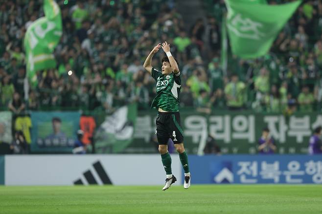 전주월드컵경기장/ K리그1/ 전북현대모터스 vs 울산HDFC/ 전북 박진섭 득점/ 골 세레머니/ 사진 김정수