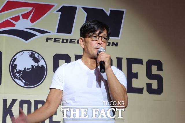 사카키바라 노부유키 라이진 CEO가30일 인천 중구 운서동 파라다이스시티에서 열린 '라이진 월드 시리즈 인 코리아' 공개 계체량 행사에 참석해 인사말을 하고 있다. /인천=이상빈 기자