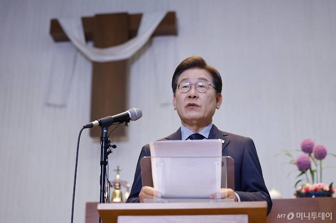 (성남=뉴스1) 안은나 기자 = 이재명 더불어민주당 대통령 후보가 제21대 대통령선거를 하루 앞둔 2일 오후 경기 성남시 성남주민교회에서 기자회견을 하고 있다. 2025.6.2/뉴스1 Copyright (C) 뉴스1. All rights reserved. 무단 전재 및 재배포, AI학습 이용 금지. /사진=(성남=뉴스1) 안은나 기자