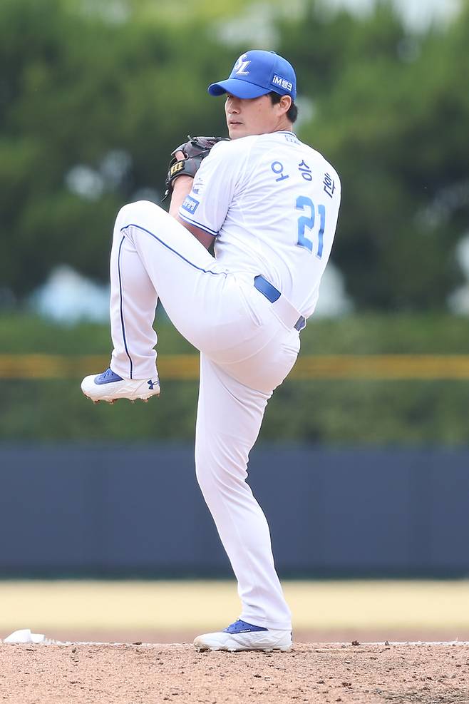 삼성 오승환이 경산 볼파크에서 열린 2025 KBO 퓨처스리그 KT전에서 역투하고 있다. 사진 | 삼성 라이온즈