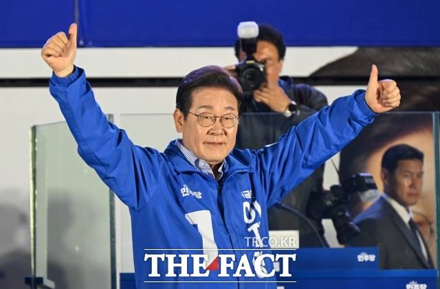 지상파 3사가 발표한 제21대 대선 공동 출구조사에서 이재명 더불어민주당 후보가 51.7%로 예측됐다. 이 후보는 부산, 경남, 대구·경북 등을 제외하고는 대부분 지역에서 앞선 것으로 예상됐다. /배정한 기자(현장풀)