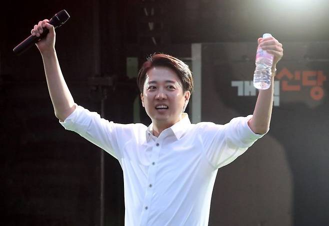 이준석 개혁신당 대선 후보가 2일 대구 수성구 수성못 상화동산에서 열린 집중유세에서 지지를 호소하고 있다. ⓒ뉴시스