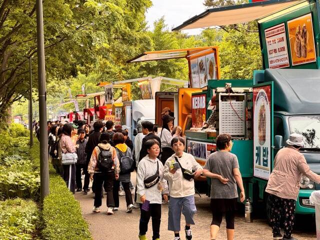 '가든마켓'은 규제철폐 5호 '공원 내 상행위 일부 허용'이 장기간 적용되는 첫 사례다. /서울시