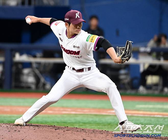 18일 고척스카이돔에서 열린 롯데와 키움의 시범경기, 키움 이강준이 역투하고 있다. 고척=허상욱 기자wook@sportschosun.com/2025.03.18/