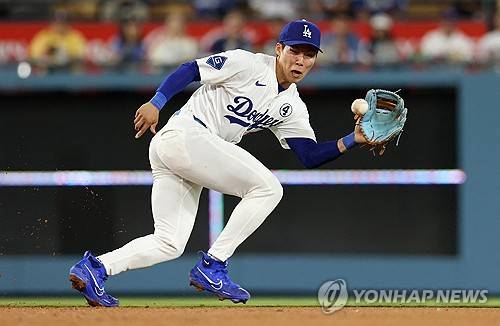 수비하는 김혜성. ⓒ연합뉴스