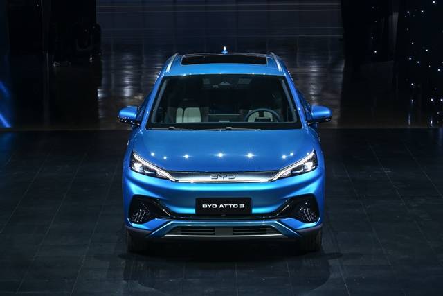 5일 업계에 따르면 BYD는 최근 중국에서 '아토3'를 포함한 전기차 22개 모델의 가격을 대폭 인하했다. /BYD코리아